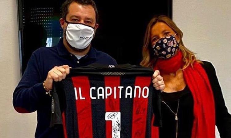 Salvini: 'Ma uno della Juve cosa deve fare per essere espulso?'