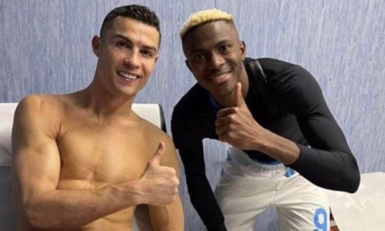 Osimhen chiede la maglia a Ronaldo: la FOTO e il retroscena