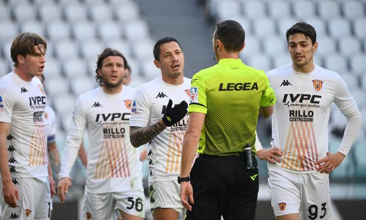 Juve-Benevento, Montipò con le mani fuori area: la spiegazione dell'arbitro