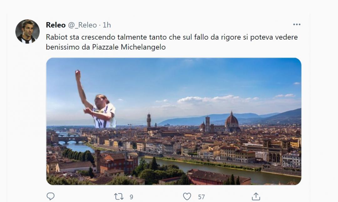 Fiorentina-Juve, tutti contro Rabiot sui social: 'Ma come salta?' GALLERY