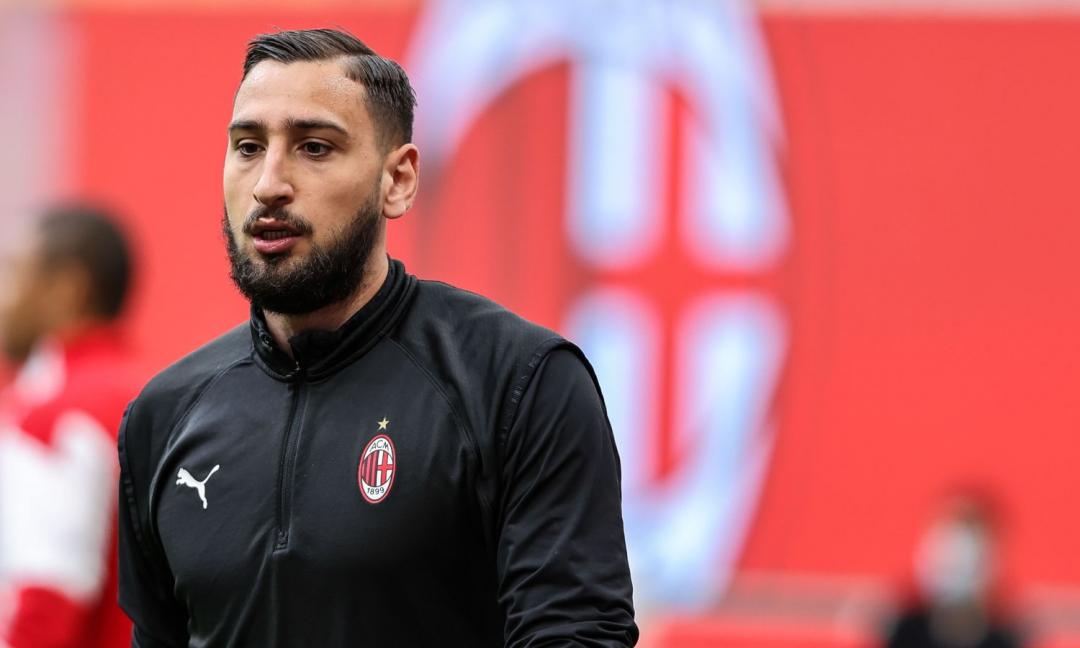 'Juventus, l'offerta a Donnarumma: 10 milioni a lui, ma 23 di commissione'