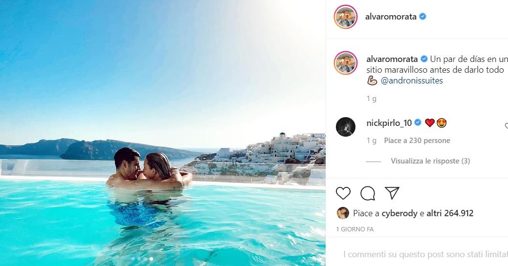 Juve, le FOTO di Morata e Alice a Santorini