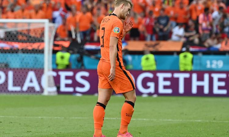 Olanda, De Ligt: 'Voglio sempre giocare, ma Van Dijk e De Vrij hanno un vantaggio'