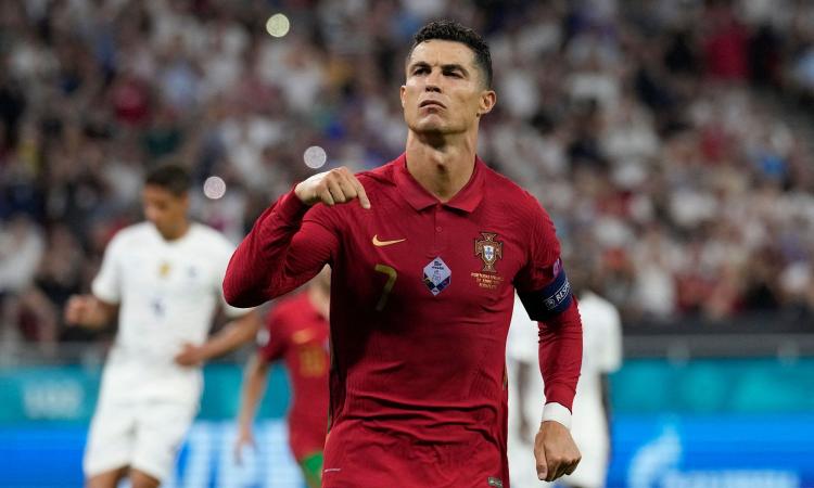 Ronaldo ringrazia Ali Daei: 'Sei un idolo'