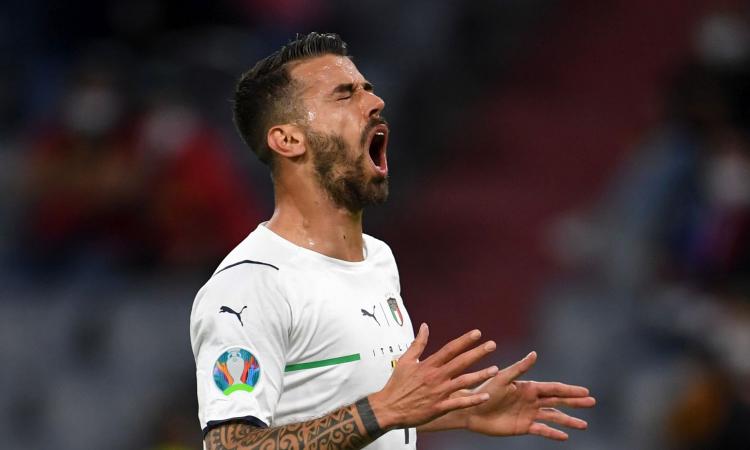 Spinazzola, il VIDEO del coro degli Azzurri: Bernardeschi canta per il compagno