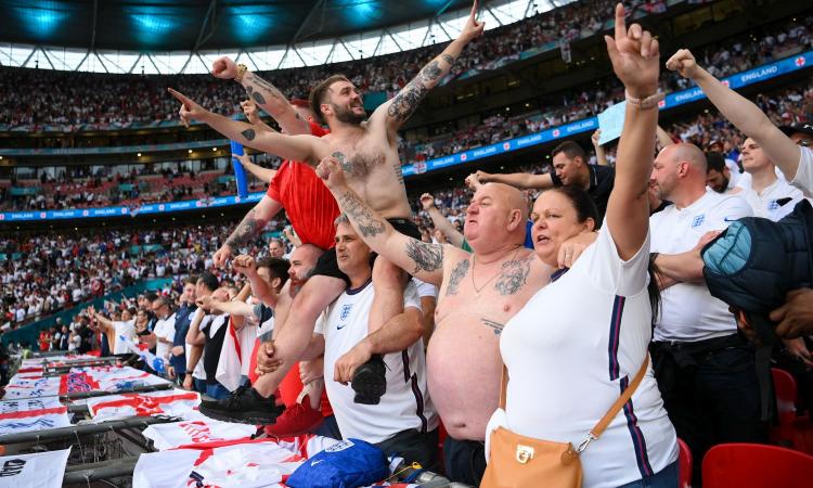 Euro 2020, la punizione dell'Uefa all'Inghilterra per i disordini a Wembley