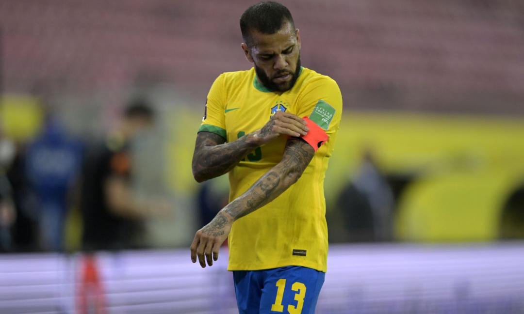 Mercato, clamoroso: Dani Alves prepara il ritorno