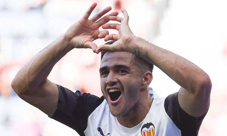 Mercato Juve, il Valencia trova il sostituto di Maxi Gomez...