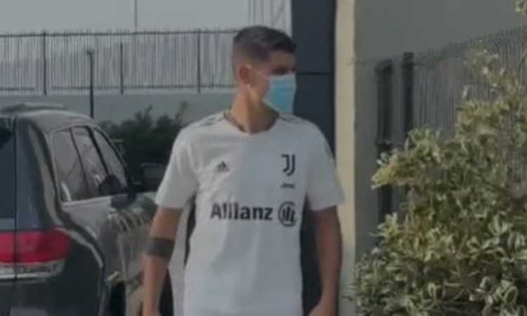 Morata ai tifosi: 'Oggi niente scuola?'. E poi: 'Come stai? Eh...'