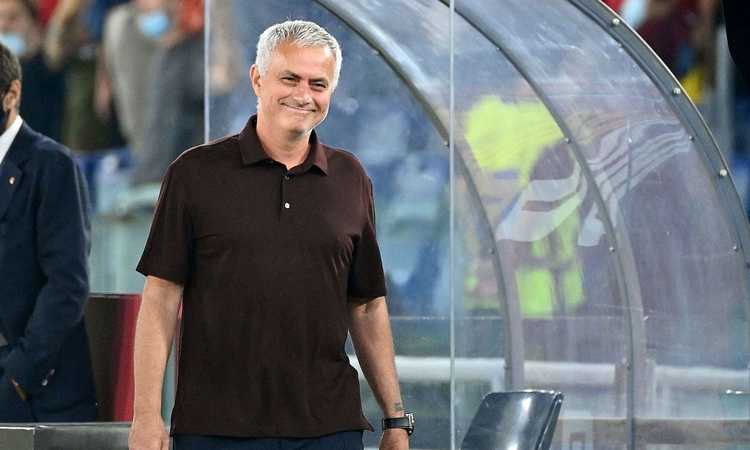 Mourinho in conferenza: 'Insulti? Poi mi vedono e vogliono una foto'