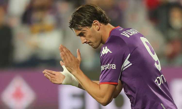 Vlahovic, ira viola: 'Pensi alla Juve'. E vive da separato in casa alla Fiorentina