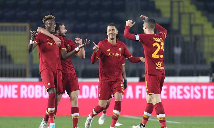 Serie A, la Roma batte il Verona in rimonta e allunga sulla Juve