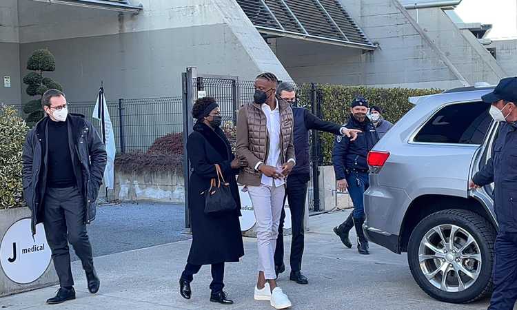 Juve, la giornata di Zakaria: terminate le visite, FOTO e VIDEO