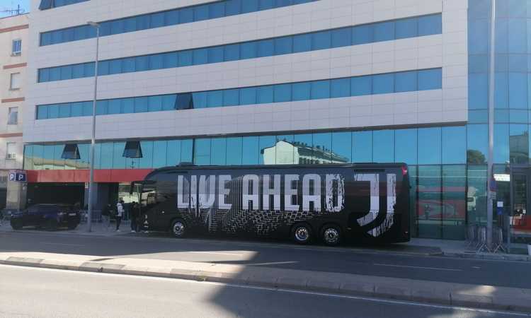 Juve-Venezia, l'arrivo dei pullman allo Stadium: grande folla! I VIDEO