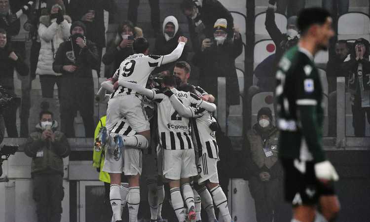 Juve-Verona: i bianconeri esultano sui social (anche dalla tribuna). E quell'abbraccio... FOTO