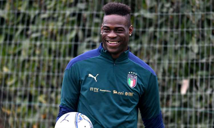 Juve, Balotelli difende Allegri: 'Come lui dovrebbero essercene migliaia'