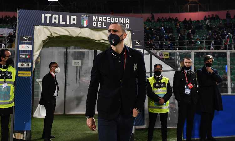 Spogliatoio sottosopra dopo Italia-Macedonia, la versione di Bonucci