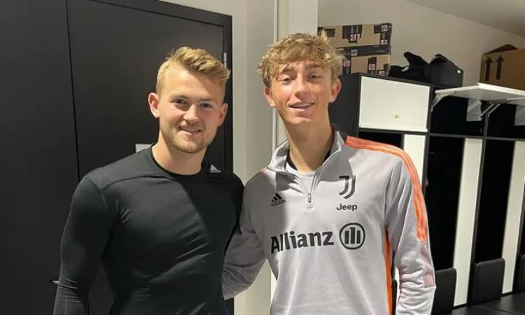 Huijsen si allena con la prima squadra: la FOTO con De Ligt