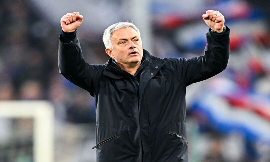 Mourinho: 'Un giocatore mi ha preso a calci. Siamo stanchi di arbitri e Var'