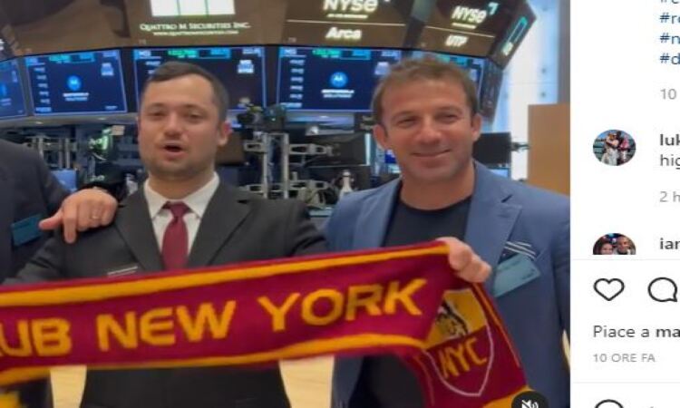 Del Piero sorride e rifiuta la sciarpa della Roma: il VIDEO da New York