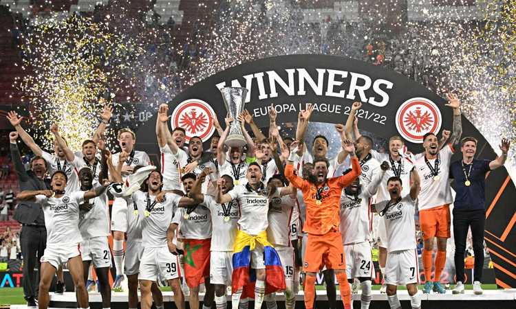 L'Eintracht vince l'Europa League: di Ramsey l'errore decisivo dal dischetto!