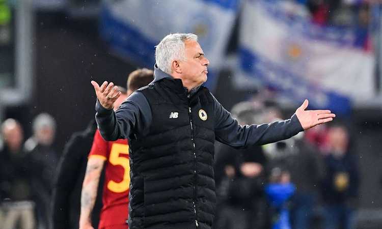 Roma, Mourinho esasperato dagli arbitri: 'Ora è davvero troppo'