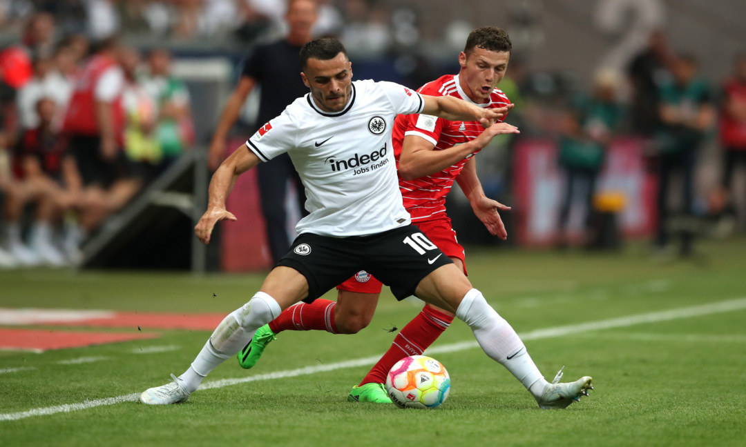 Kostic, 'sguardo di addio' all'Eintracht. I suoi tifosi lo salutano già: 'Va alla Juve'
