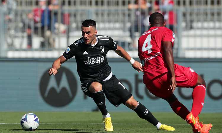 Juve, Kostic non rende: 'forse può essere utile in un altro ruolo'