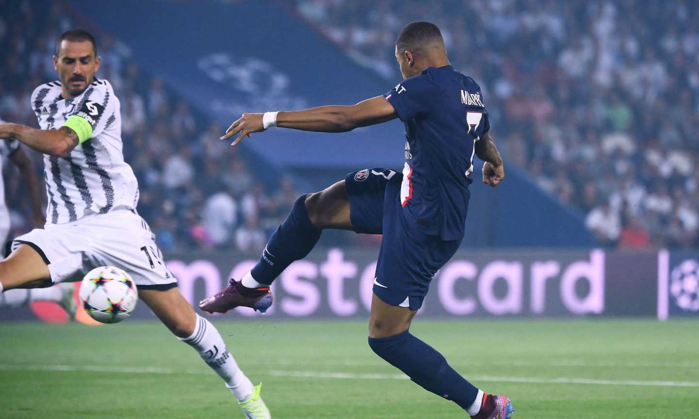 Juve, Bonucci è sul viale del tramonto: l'epoca d'oro è finita, lo certifica Mbappè. E quanto gli manca Chiellini...