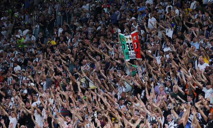 La Juve affonda, lo Stadium apre la contestazione: fischi assordanti all'intervallo