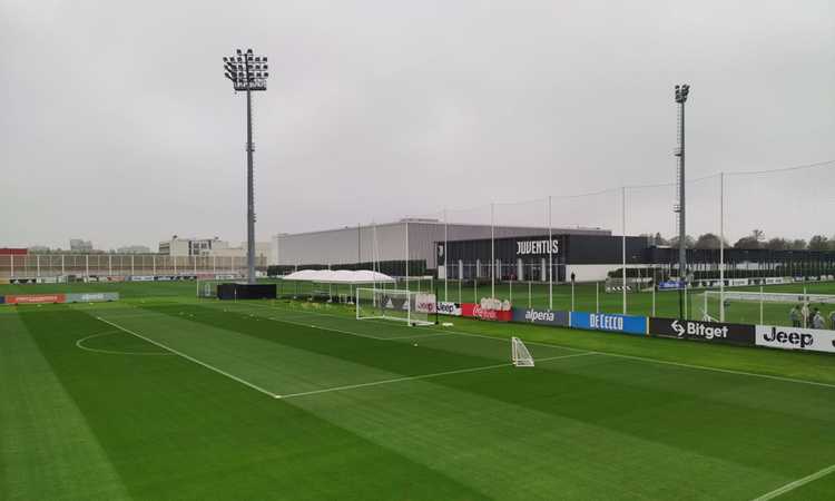 Juve, l'allenamento aperto: mancano Chiesa e Vlahovic, c'è Spalletti. Alex Sandro e Rabiot alzano bandiera bianca