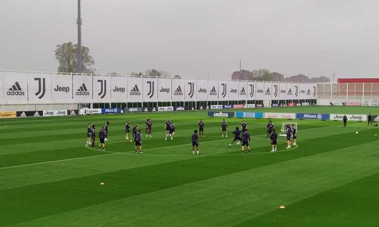 Juve, l'allenamento pre Benfica: ci sono Chiesa e quattro giovani, out Pogba. E nel torello... FOTO e VIDEO