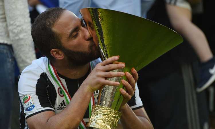 Juve, oggi è il compleanno di Higuain: gli auguri speciali FOTO