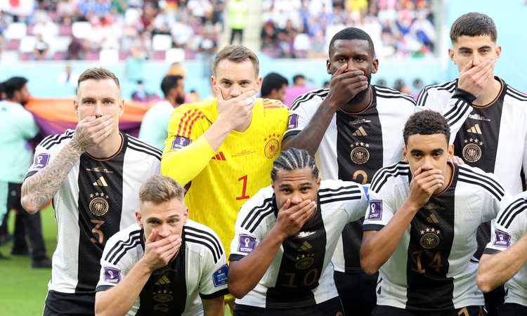 Mondiali, la Germania attacca la FIFA: 'Ci avete tolto la voce'. E che protesta FOTO!