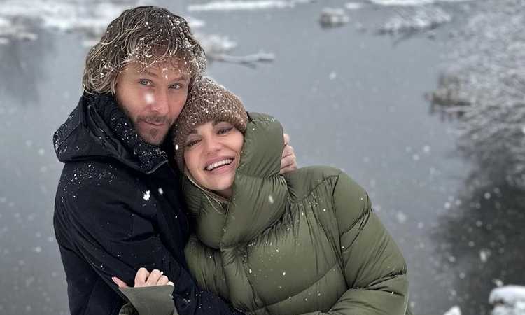 Nedved, vacanze sotto la neve con la compagna Dara Rollins: ‘Per lui seconda volta ad un mio show’ FOTO
