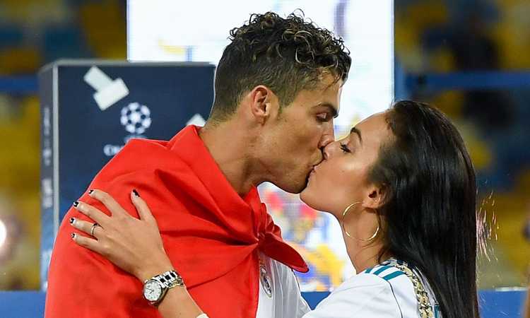 Cristiano Ronaldo, Georgina all'attacco: 'Sottovalutato il migliore al mondo'