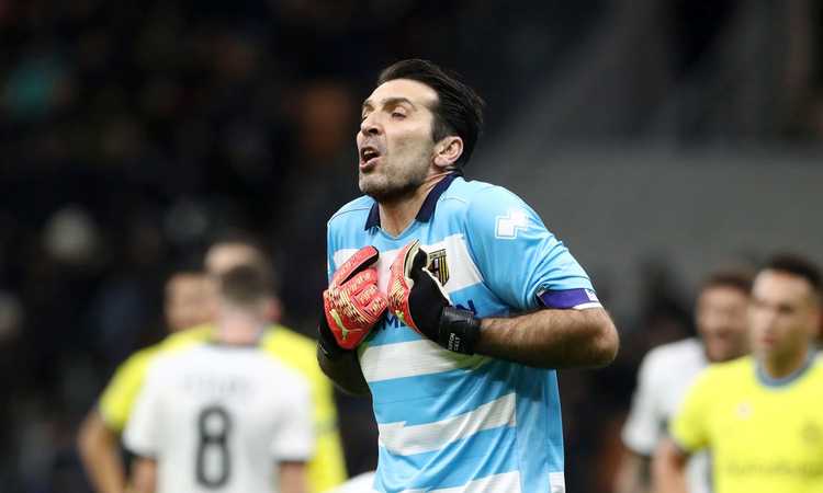 Buffon, piovono fischi a San Siro: 'Dacci le quote'