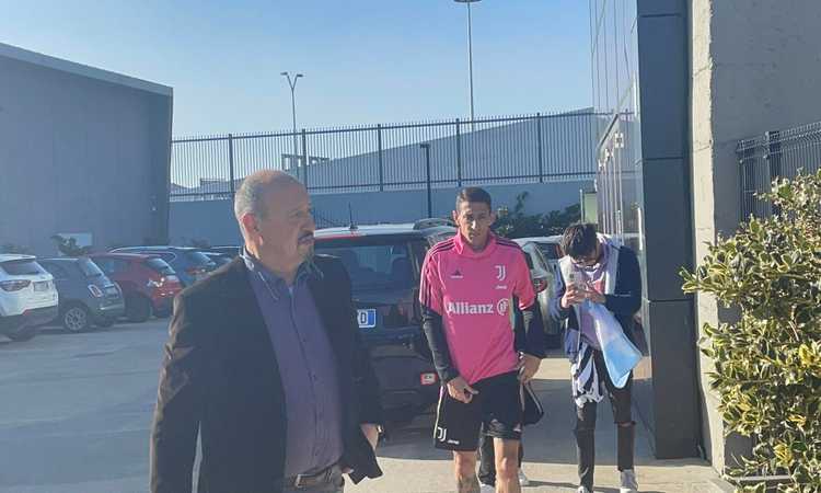 Juve, Di Maria al JMedical: assalto dei tifosi VIDEO