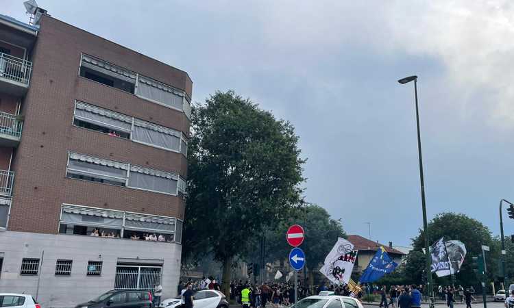 Verso Juve-Milan: manifestazione degli ultras fuori la Curva Sud. C'è il comunicato: 'Ora parliamo noi' FOTO e VIDEO