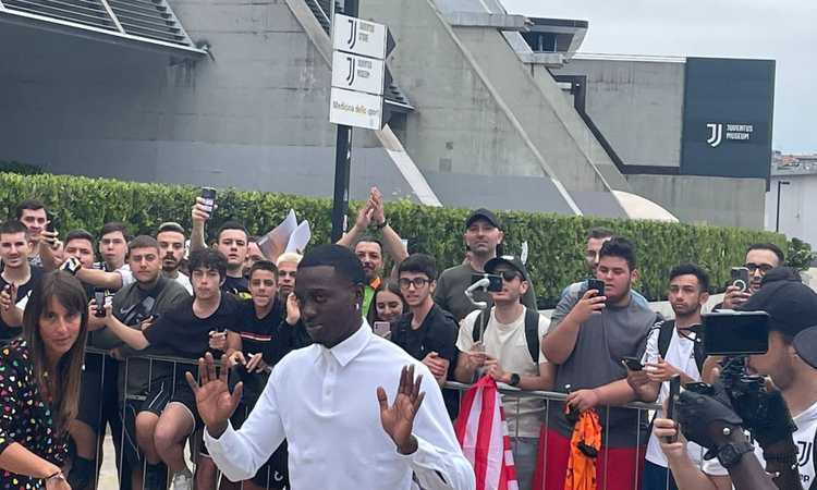 Juve, Weah saluta i suoi nuovi tifosi: 'Ciao a tutti, belli e brutti' VIDEO