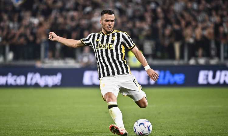 Juve, erroraccio di Kostic e Milinkovic-Savic si infuria VIDEO