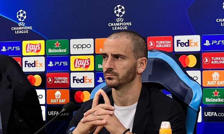 Tifosi del Napoli a Bonucci: 'Dalla Juve alla Longobarda'. Lui reagisce così VIDEO