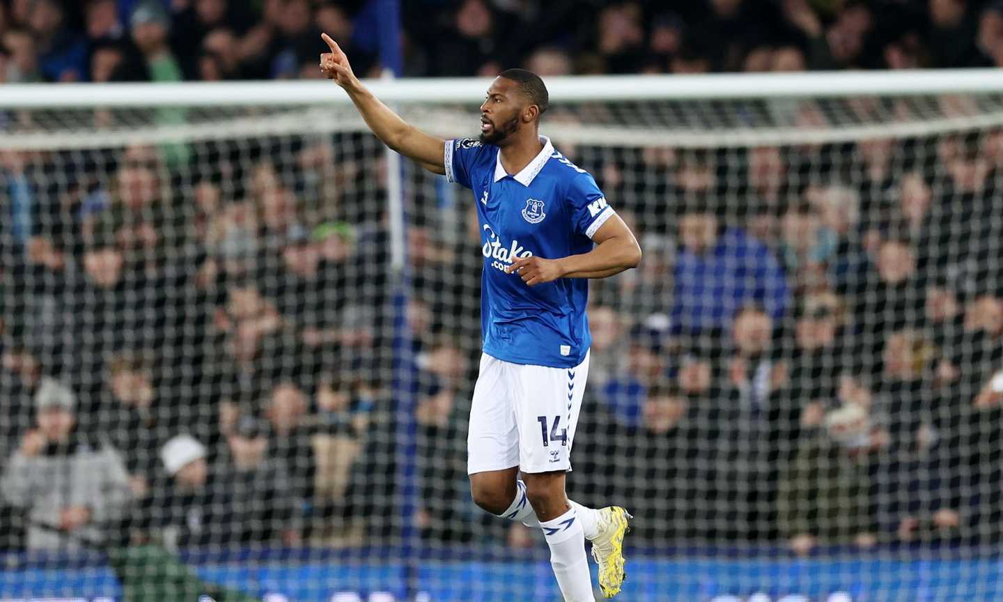 Quanto guadagna Beto all'Everton