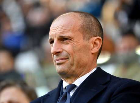 Juventus, ai tifosi 'manca' Allegri: il gesto durante il match a Bologna