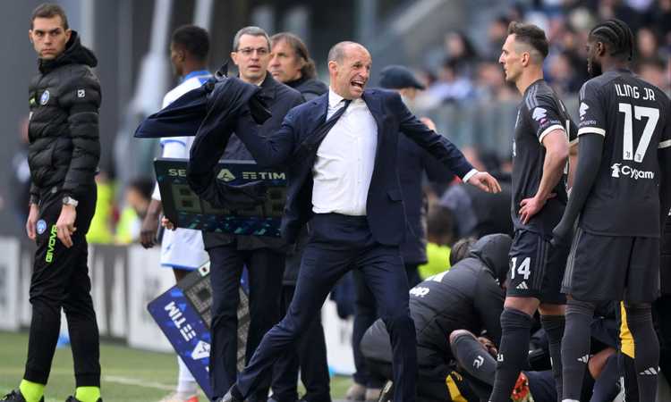 Juventus, Allegri show nel finale: lancia la giacca, poi entra in campo dopo il gol