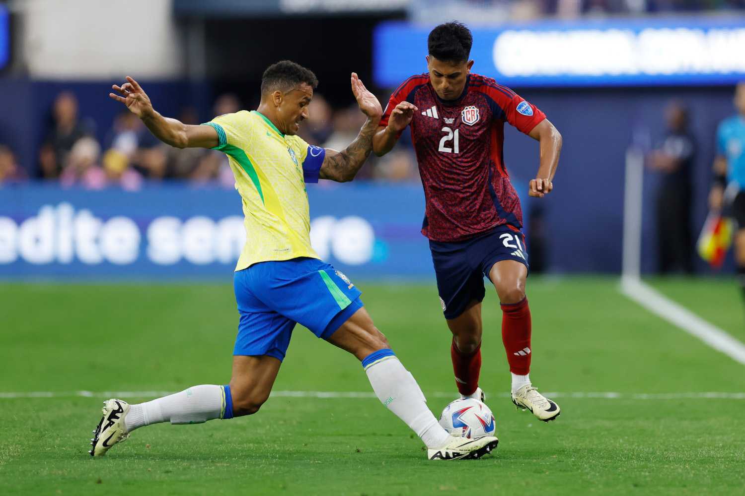 Douglas Luiz fuori, scoppia la polemica in Brasile. E Danilo fa le prove per la prossima stagione