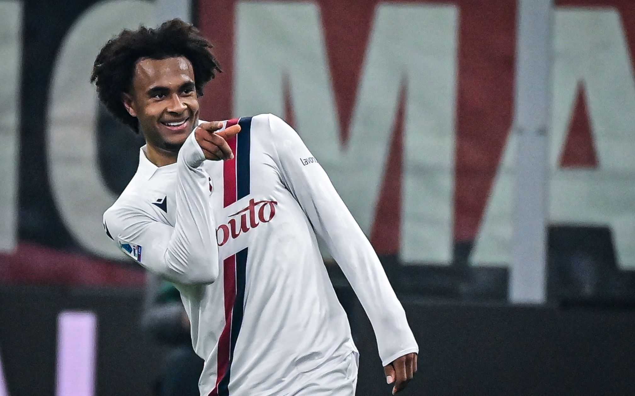 Joshua Zirkzee, quanti nodi da sciogliere: gli ostacoli per il Milan e irrompe il Manchester United