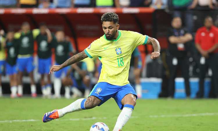 Brasile eliminato dalla Copa America, Douglas Luiz sbaglia il rigore VIDEO