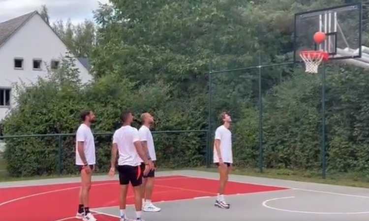 Juventus, in ritiro si gioca... a basket: ecco chi c'era in campo VIDEO