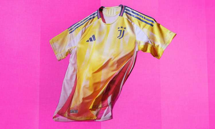 Juventus, UFFICIALE: presentata la seconda maglia FOTO. 'Si continua a viaggiare nel cosmo'